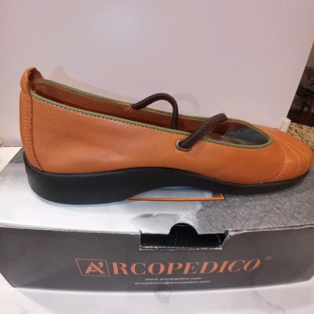 Women Slip-On Flat Leather Loafer